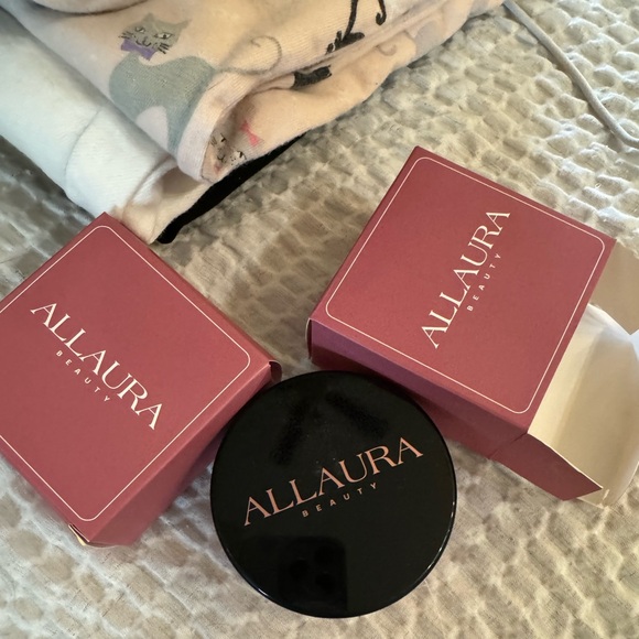 Allaura blurring setting powder brand new only opened to see color! - Picture 8 of 8